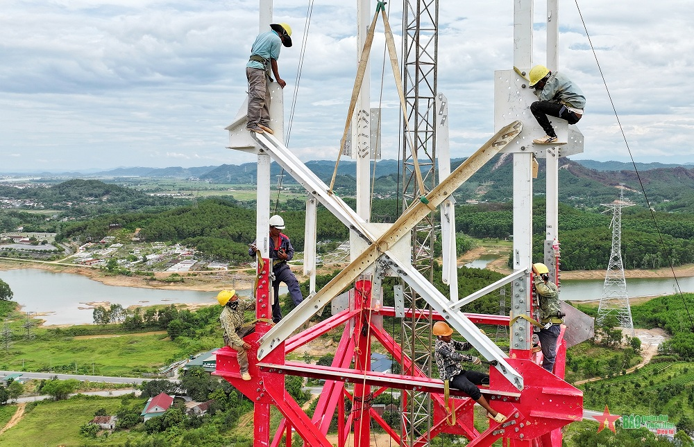 View - 	Efforts to expedite Quang Trach - Pho Noi 500kV circuit-3 power transmission line project